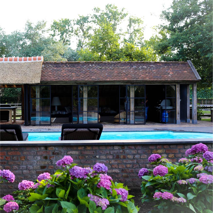 Eikenhouten poolhouse