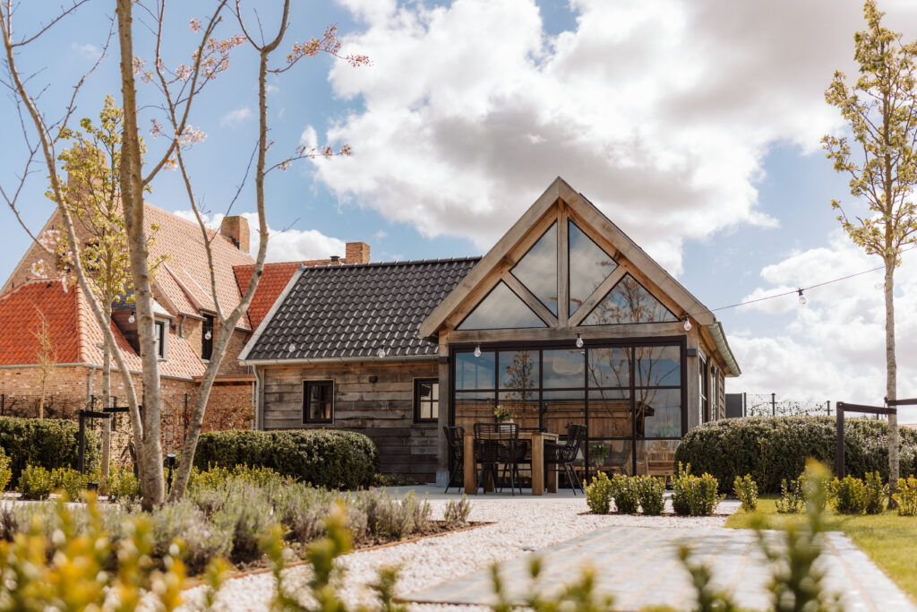 Eikenhouten tuinkamer